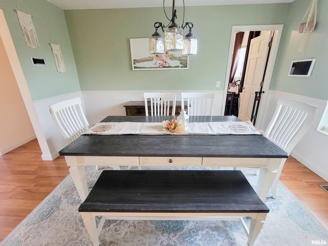 16 Stone Forge Pike, Flora, IL 62839