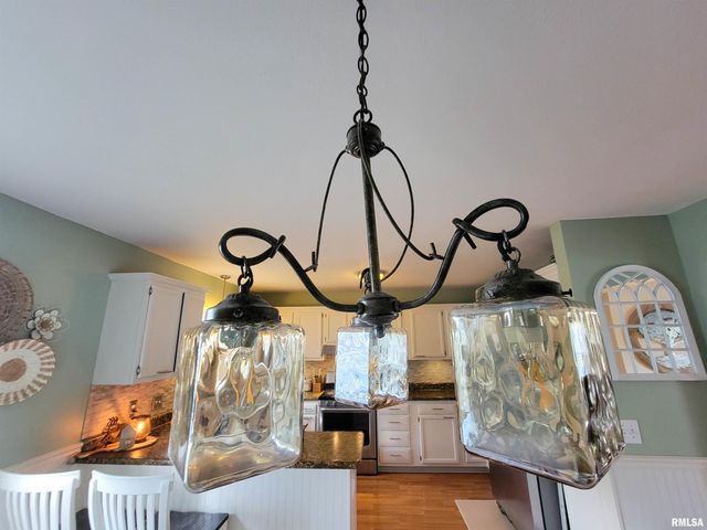 16 Stone Forge Pike, Flora, IL 62839