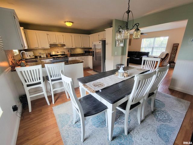 16 Stone Forge Pike, Flora, IL 62839