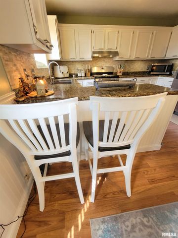 16 Stone Forge Pike, Flora, IL 62839