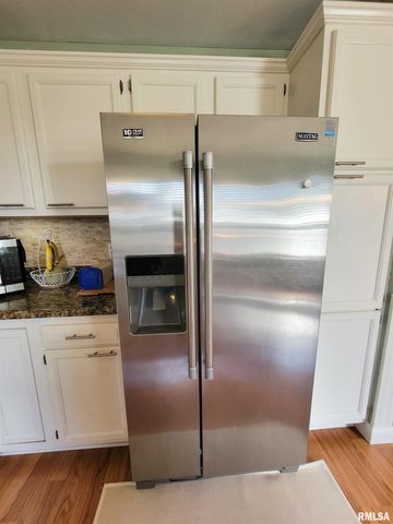 16 Stone Forge Pike, Flora, IL 62839