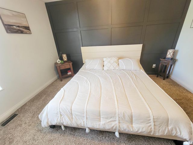 16 Stone Forge Pike, Flora, IL 62839