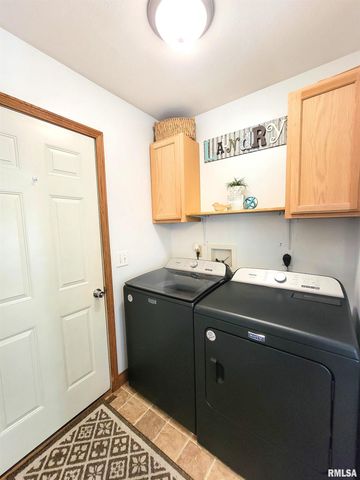 16 Stone Forge Pike, Flora, IL 62839