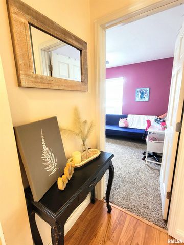 16 Stone Forge Pike, Flora, IL 62839