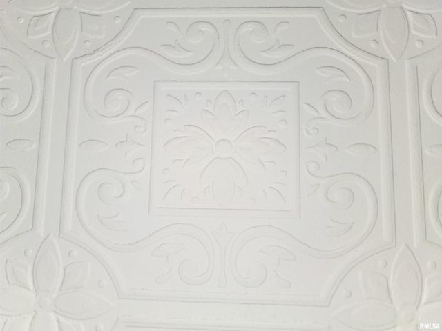 16 Stone Forge Pike, Flora, IL 62839