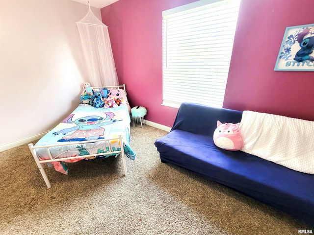 16 Stone Forge Pike, Flora, IL 62839