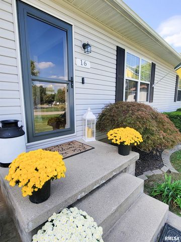 16 Stone Forge Pike, Flora, IL 62839