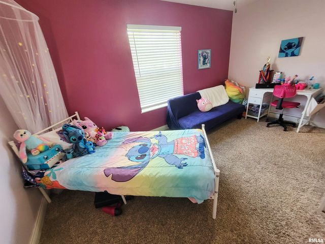 16 Stone Forge Pike, Flora, IL 62839