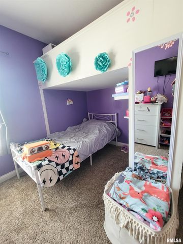 16 Stone Forge Pike, Flora, IL 62839