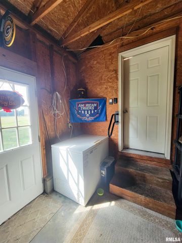 16 Stone Forge Pike, Flora, IL 62839