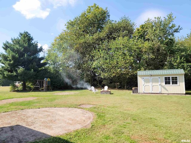 16 Stone Forge Pike, Flora, IL 62839