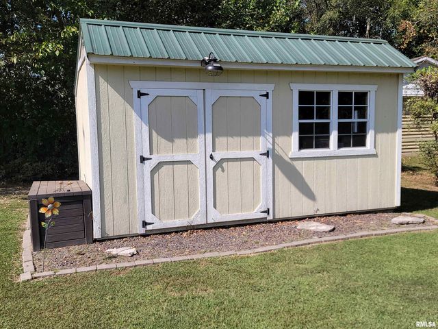 16 Stone Forge Pike, Flora, IL 62839