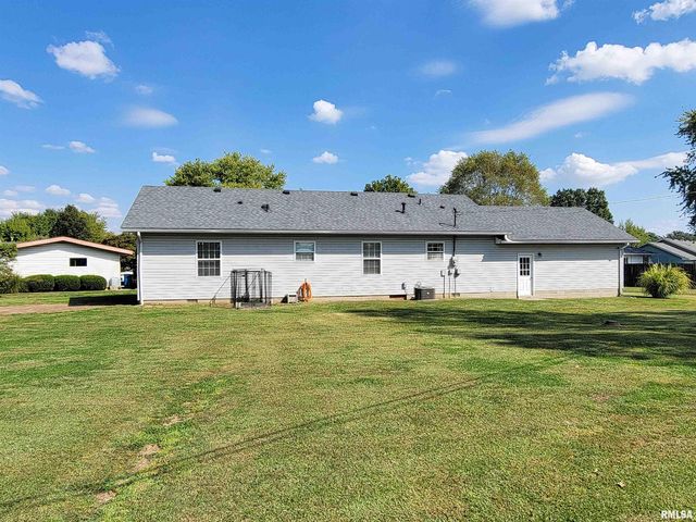 16 Stone Forge Pike, Flora, IL 62839