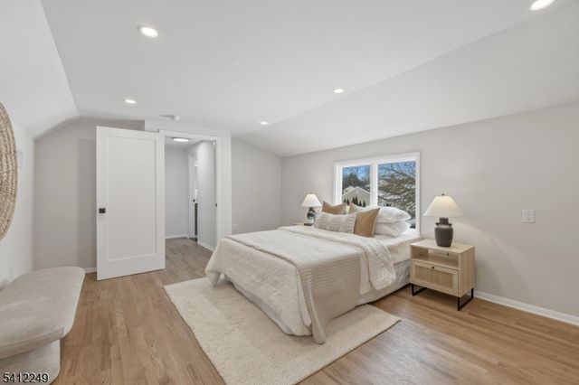 526 Ridgedale Ave, East Hanover Twp., NJ 07936