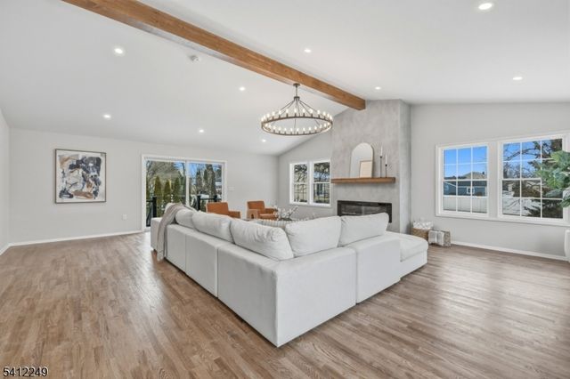 526 Ridgedale Ave, East Hanover Twp., NJ 07936