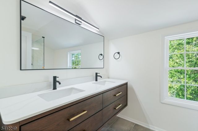 526 Ridgedale Ave, East Hanover Twp., NJ 07936