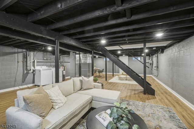 526 Ridgedale Ave, East Hanover Twp., NJ 07936