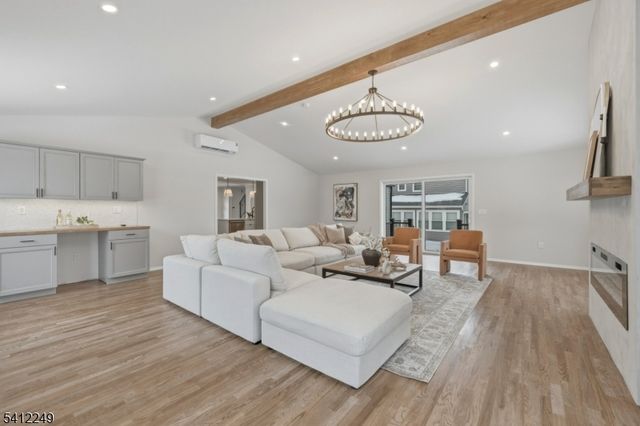 526 Ridgedale Ave, East Hanover Twp., NJ 07936