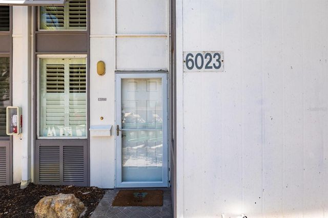 6023 W PEPPERTREE WAY 235, Sarasota, FL 34242