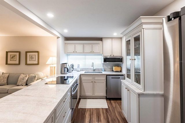 6023 W PEPPERTREE WAY 235, Sarasota, FL 34242