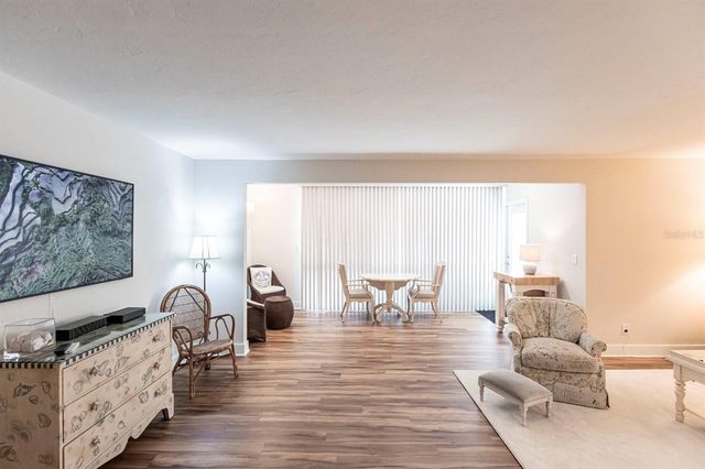 6023 W PEPPERTREE WAY 235, Sarasota, FL 34242