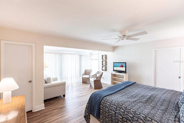 6023 W PEPPERTREE WAY 235, Sarasota, FL 34242