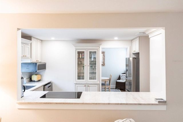 6023 W PEPPERTREE WAY 235, Sarasota, FL 34242