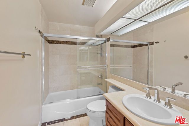 11540 Rochester Avenue 103, Los Angeles, CA 90025
