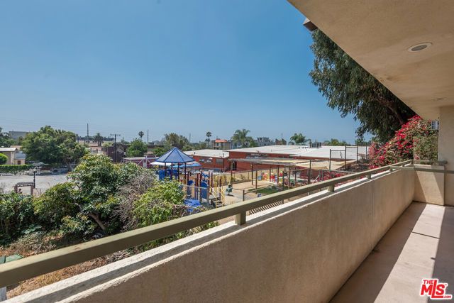 11540 Rochester Avenue 103, Los Angeles, CA 90025