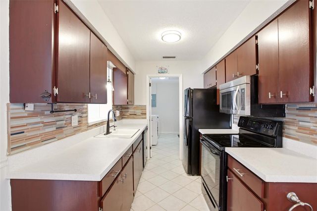 213 GRANADA BOULEVARD, North Port, FL 34287
