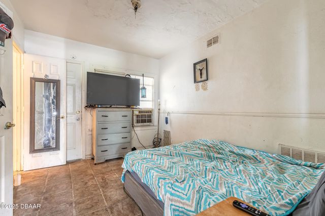 312 N Wild Olive Avenue, Daytona Beach, FL 32118