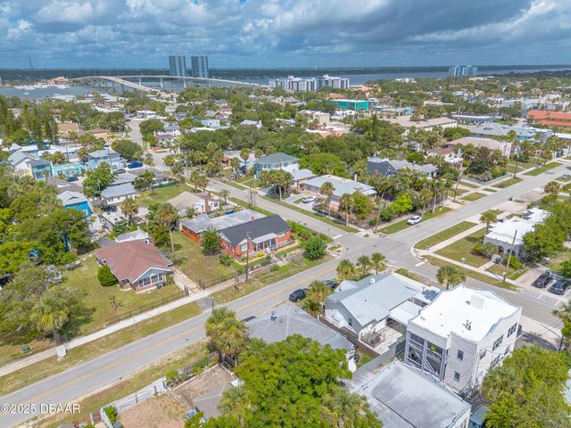 312 N Wild Olive Avenue, Daytona Beach, FL 32118