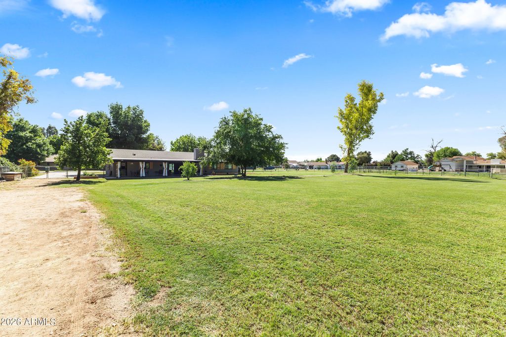 Image 33 of property listing at 632 S PANDORA Drive, Gilbert, AZ 85296