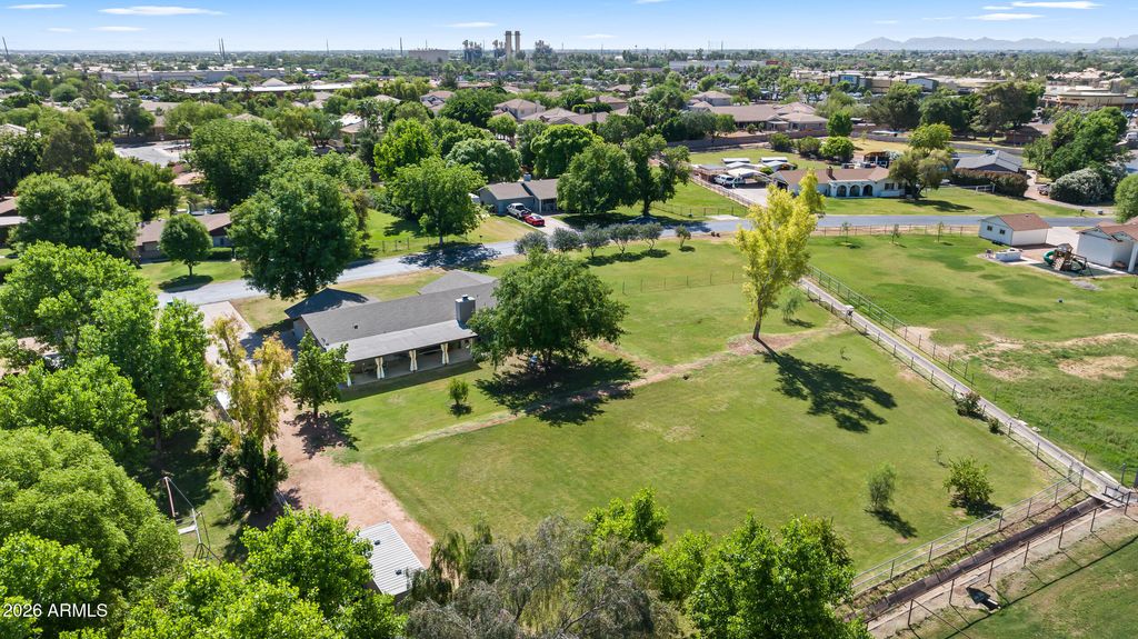 Image 41 of property listing at 632 S PANDORA Drive, Gilbert, AZ 85296