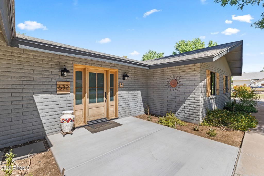 Image 5 of property listing at 632 S PANDORA Drive, Gilbert, AZ 85296