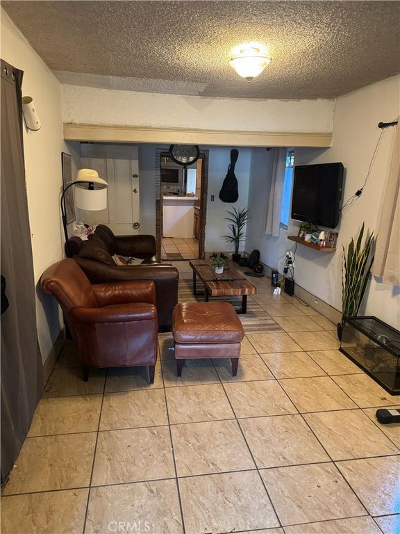Image 4 of property listing at 120 S Sunol, Los Angeles, CA 90063