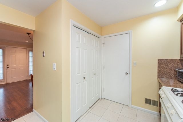 125 Sunrise Dr, Hanover Twp., NJ 07981