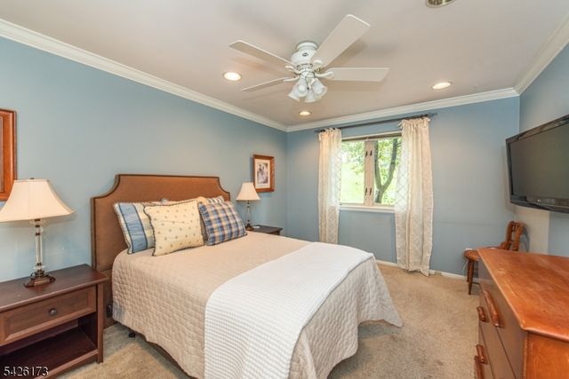 125 Sunrise Dr, Hanover Twp., NJ 07981