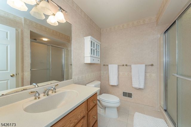 125 Sunrise Dr, Hanover Twp., NJ 07981