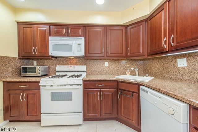 125 Sunrise Dr, Hanover Twp., NJ 07981