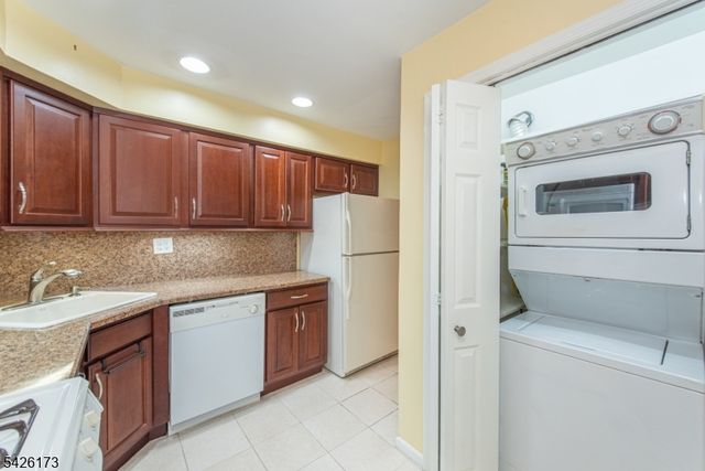 125 Sunrise Dr, Hanover Twp., NJ 07981