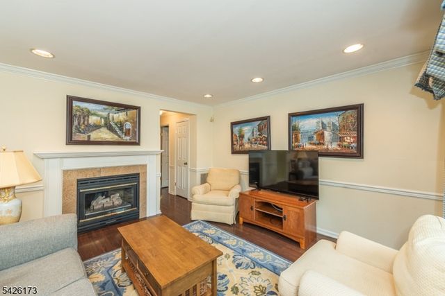 125 Sunrise Dr, Hanover Twp., NJ 07981