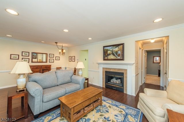 125 Sunrise Dr, Hanover Twp., NJ 07981
