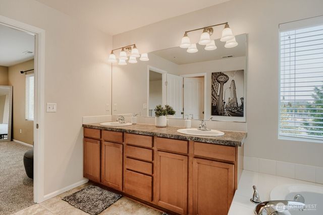24231 SE 263rd Place, Maple Valley, WA 98038