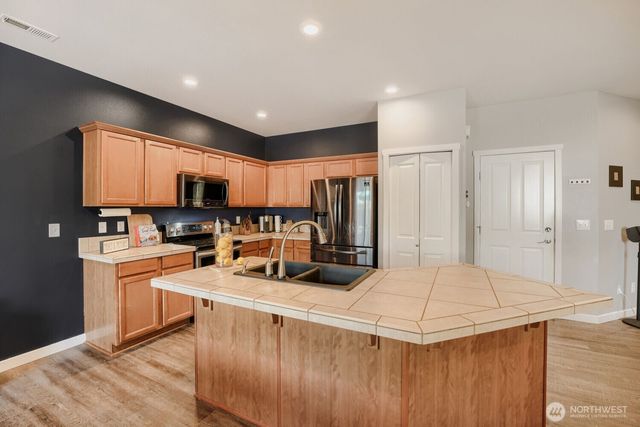 24231 SE 263rd Place, Maple Valley, WA 98038