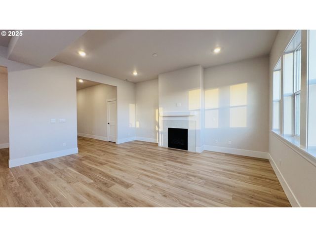 11691 Sw Hayrick Ter, Beaverton, OR 97007