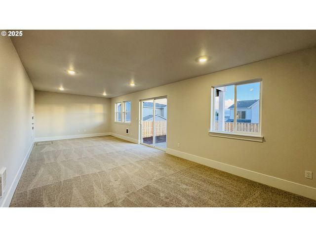 11691 Sw Hayrick Ter, Beaverton, OR 97007