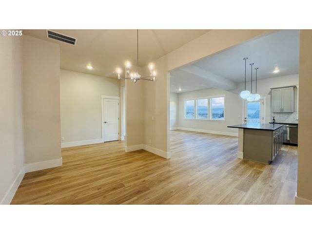 11691 Sw Hayrick Ter, Beaverton, OR 97007