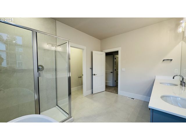 11691 Sw Hayrick Ter, Beaverton, OR 97007