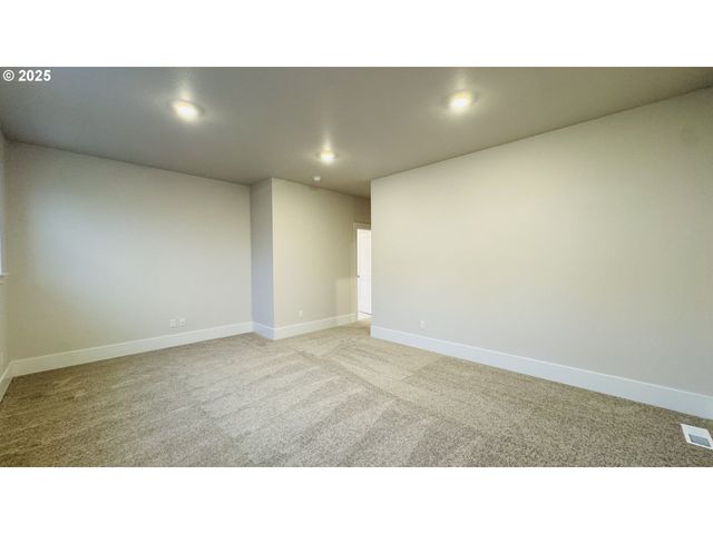 11691 Sw Hayrick Ter, Beaverton, OR 97007